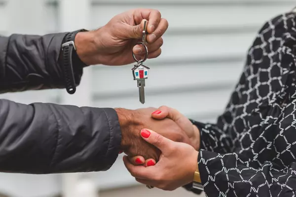 What To Expect When You Hire a Real Estate Agent,Jared Thomas