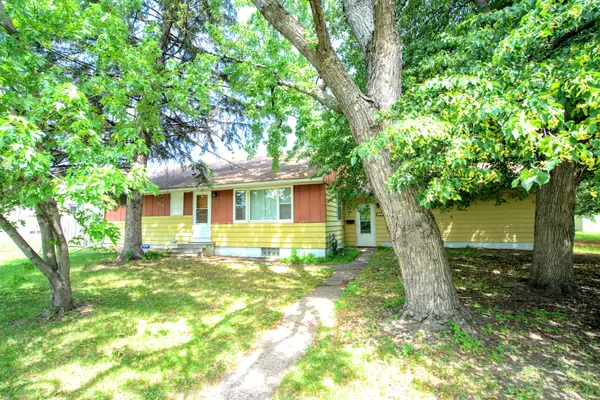 Charming 2BR/1BA Anoka Home,Chuck Carstensen