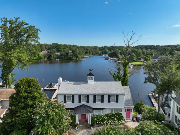 A Waterfront Masterpiece with Breathtaking Views and an Unmatched Lifestyle - 139 Boone Trail,Jen Holden