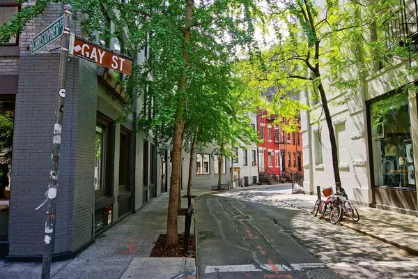 Neighborhood: Greenwich Village,William Bekisz