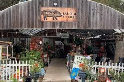Deliciously Southern - Baker's Garden BBQ Kitchen,Susan Gardner