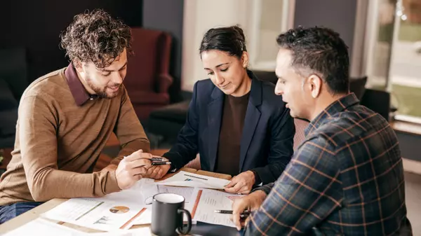 BREAKING NEWS: Mortgage Demand At Its Lowest In 20 Years,Connie Colla