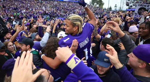 Huskies Win!!! The Dawgs won in dramatic fashion against the Ducks ,WAHOUSES