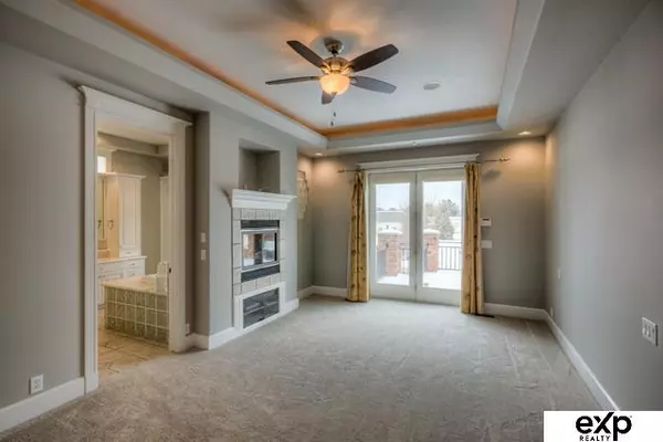 feature image of The Art of Staging: Elevating Chandler, Gilbert and Queen Creek Arizona Homes for Sale