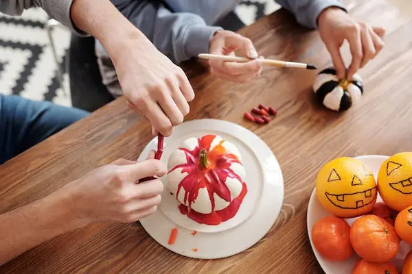 DIY Halloween Decor: Spooktacular Ideas to Boost Your Home's Curb Appeal,Michelle McMaster