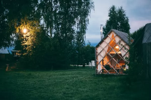 The Micro-Living Movement: Tiny Homes, Big Opportunities in Real Estate,Michelle McMaster