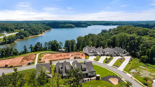 Where to Live on Lake Lanier,Sarah Maslowski
