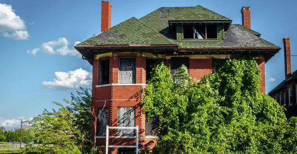 Escape the Mortgage Maze: Sell Your Distressed Property and Find Relief,James Lynch