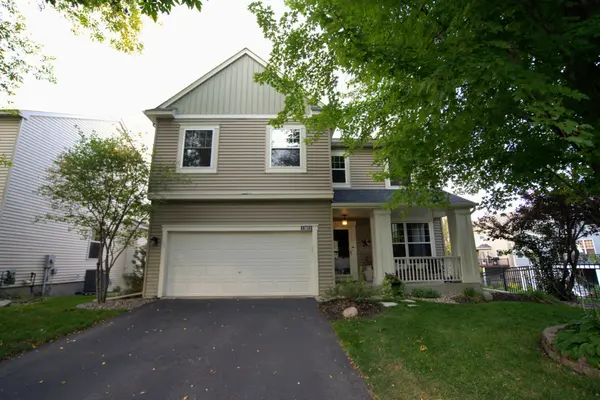 5BR/4BA Blaine Two-Story in the Lakes Community,Chuck Carstensen
