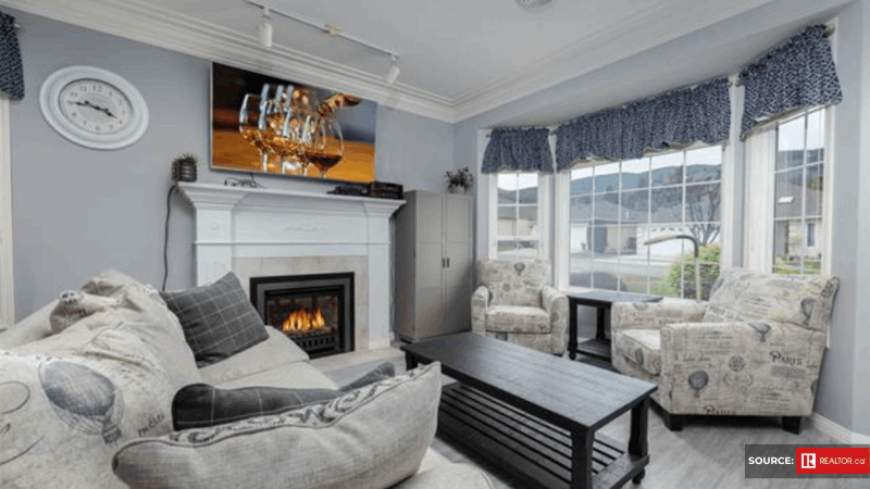 living room in leisure village west kelowna