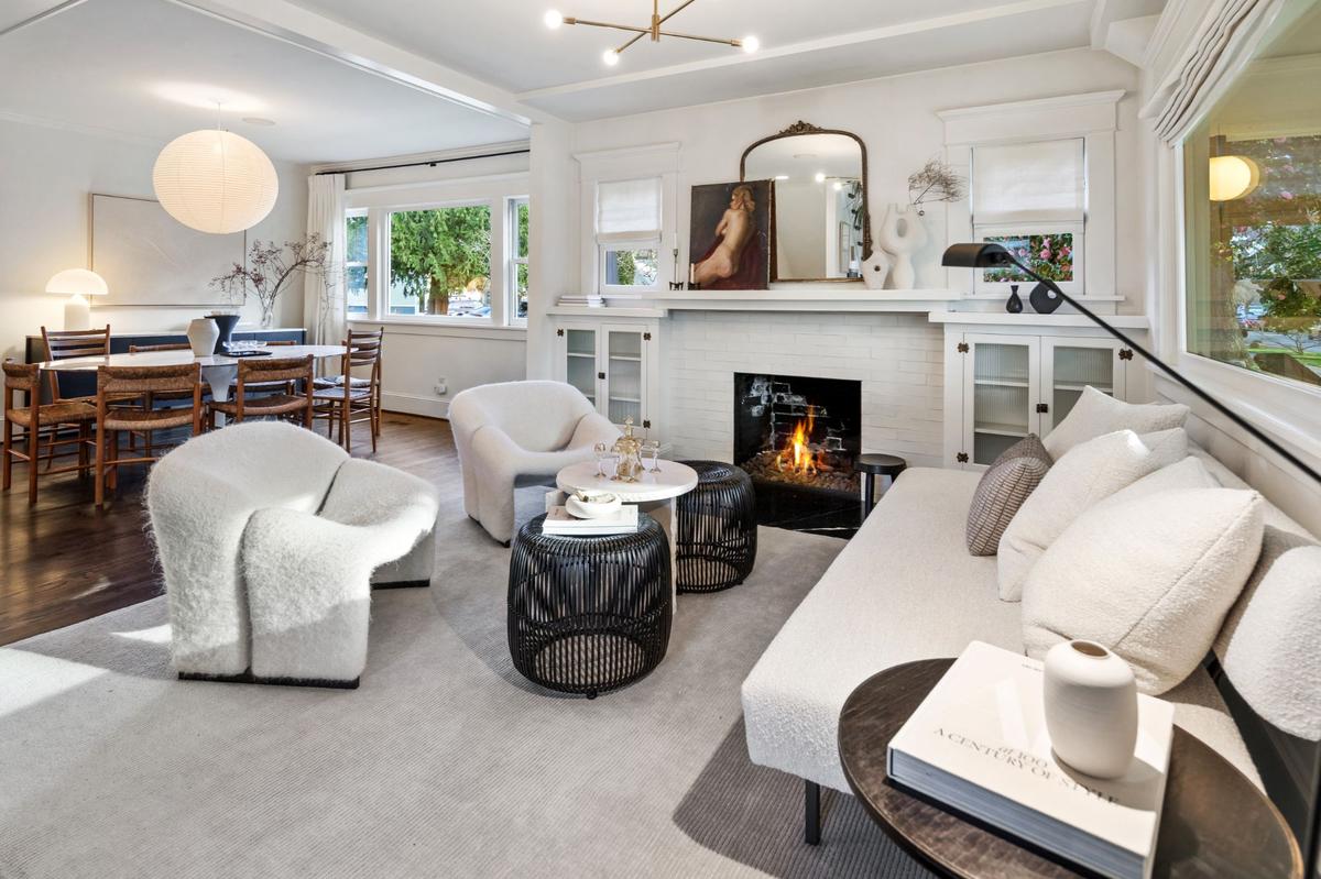 Real Estate Properties and Homes for Sale in Dunthorpe, Lake Oswego...