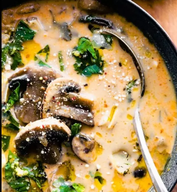 feature image of Vegan Mushroom Soup 