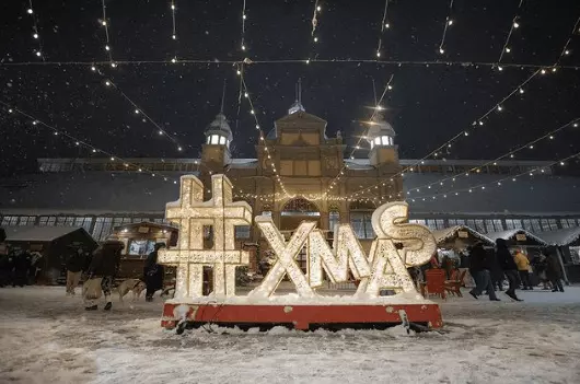 What's not to love about the Christmas season!,Ana Bastas