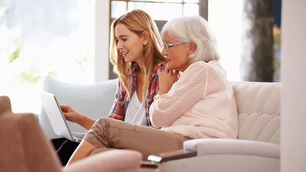 The Harmony of Generations: Benefits of Students Living with Retirees,Désirée King