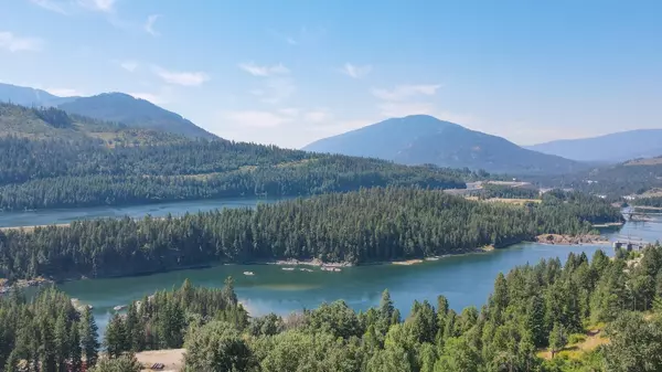Canada's Real Estate Market Grapples With A Steady 5% Interest Rate,Chuck Bennett