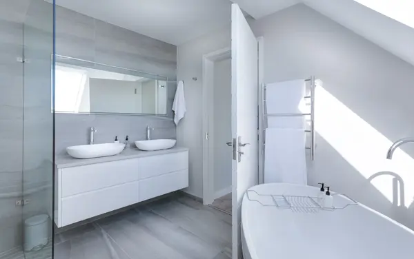 Selling your home? How to stage your bathroom,Office Admin