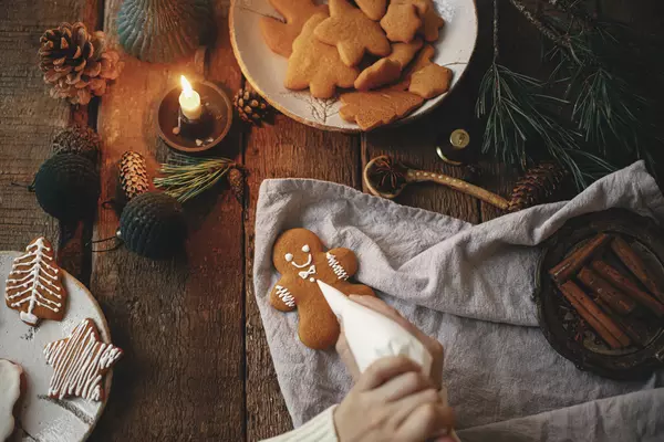 Sweet Moments: Kid-Friendly Christmas Desserts for Cozy Family Fun! ,Scott Cooper