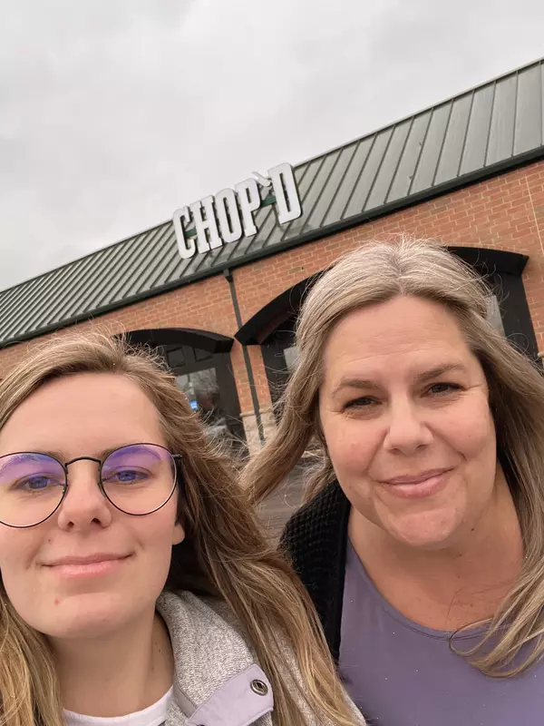 Young's Yums: Chop'd,Sara Latta-Young