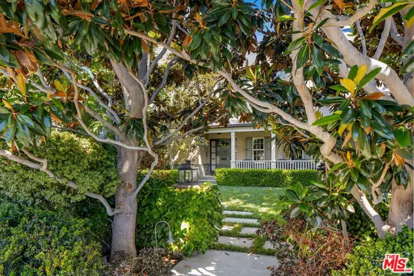 Luxury Living in Santa Monica: A Paradise on Georgina Avenue