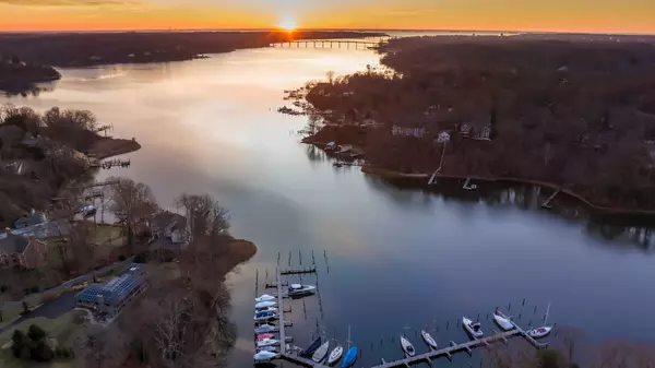 Downs on The Severn Waterfront Community in Annapolis Maryland with Deep-Water Access and two Marinas. 