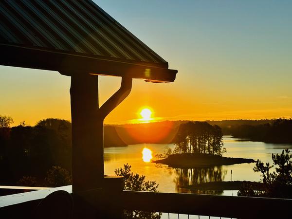 Luxurious Lake Homes: Discovering Lake Lanier Real Estate,Gold Peach Realty