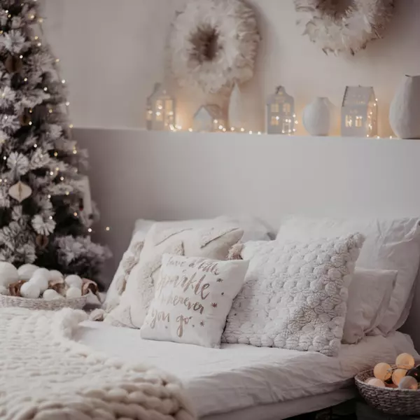 'Tis the Season to Sell: A Guide on Selling Your Home During the Holidays,Sara Tessel