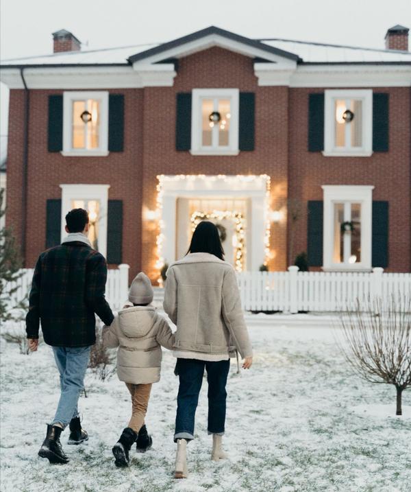Winter-Ready Homes: What to Look for in Gulfport Real Estate for a Cozy Holiday Season,Bryan David