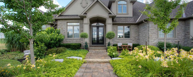 Maximize Curb Appeal When Selling Your Home