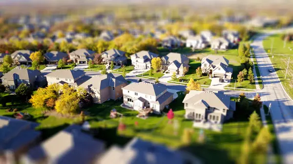 Investing in Real Estate: Tips for Beginners and Experienced Buyers Alike,Michelle Lucca
