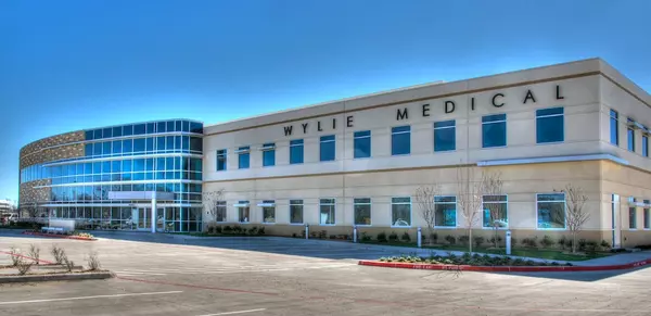 STASH Realty Group Embraces the Wylie Medical Center,Matthew Soto