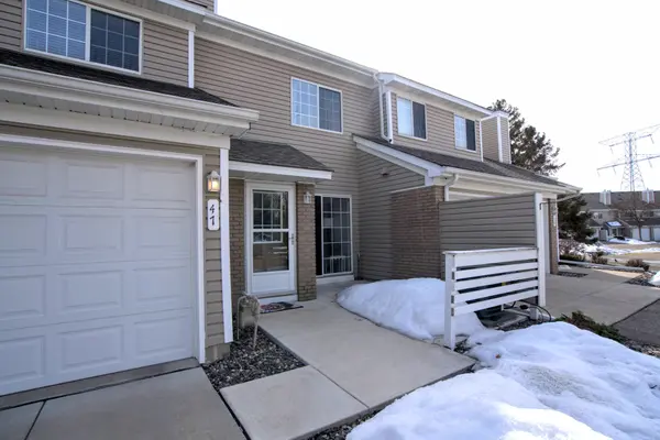 Refreshed 2BR/1BA Plymouth Townhouse,Chuck Carstensen