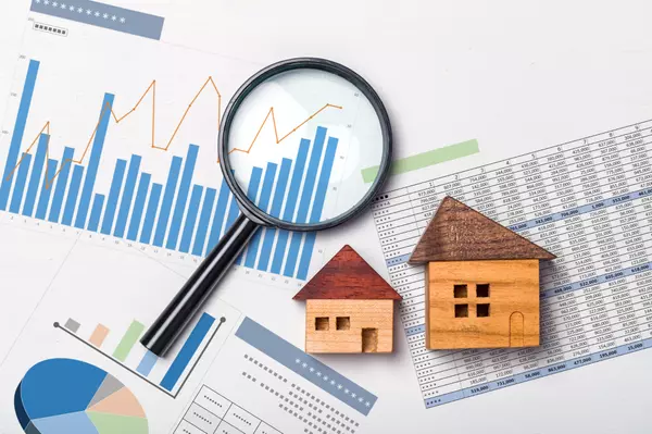 How to Navigate the Current Real Estate Market Trends