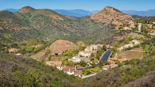 Top 5 Reasons to Choose Westlake Village: Uncover the Perks of this Conejo Valley Haven,Tristan Ahumada