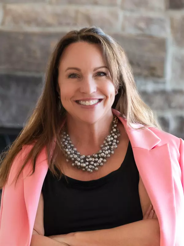 Real Estate Dawn Maddux Engel & Völkers Americas