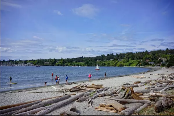 Living in Cadboro Bay