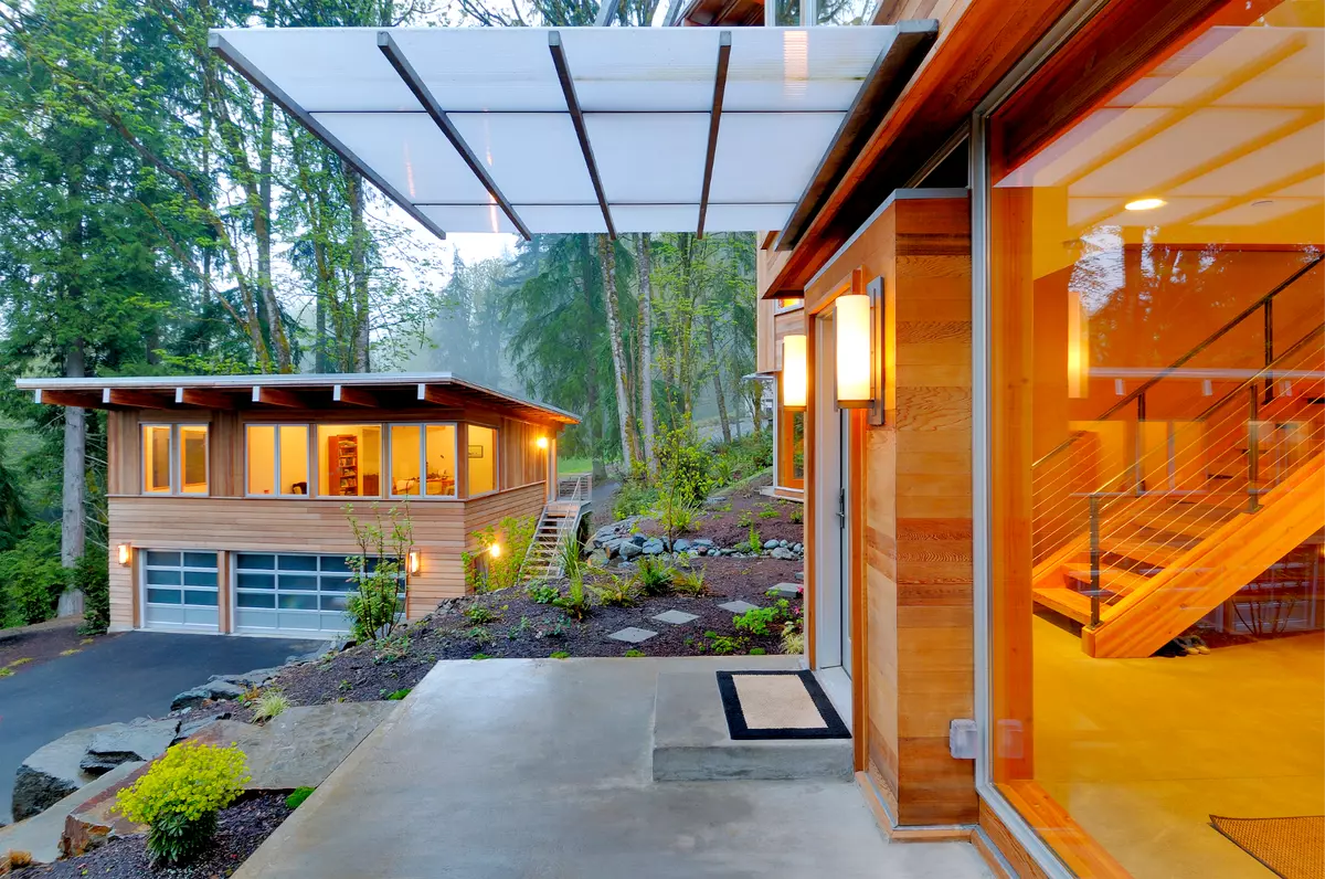 54220-balcony-and-awning-of-modern-house-2022-03-04-02-39-05-utc