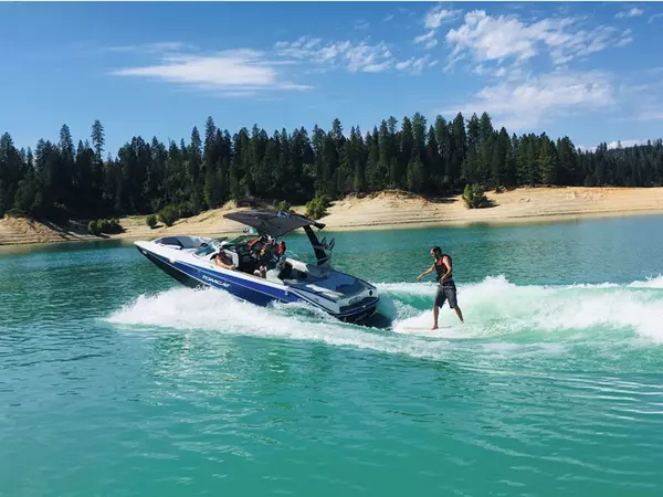 5 Top Boating Lakes in Nevada County ,Sierra Player