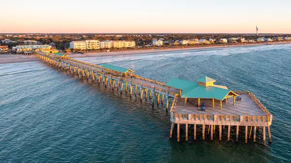 Folly Beach Pier: A Complete Guide to One of South Carolina's Best Attractions,Ashley Melton