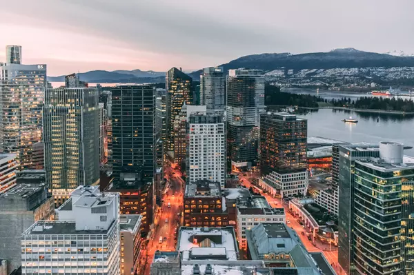 The Benefits of Working with a Local Vancouver Realtor over Realtor.ca