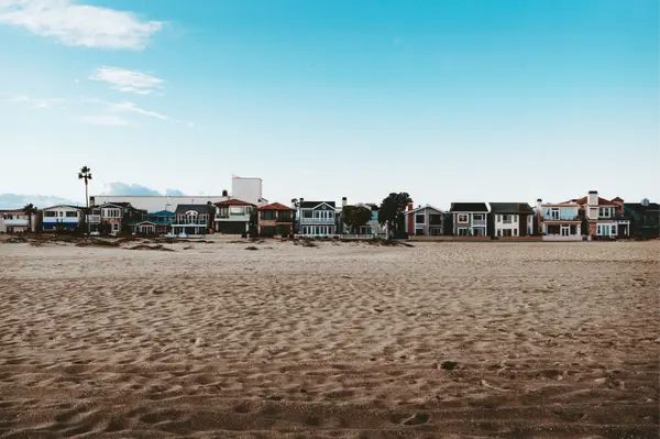 The Benefits of Selling Now, According to Experts,Bernice Devries