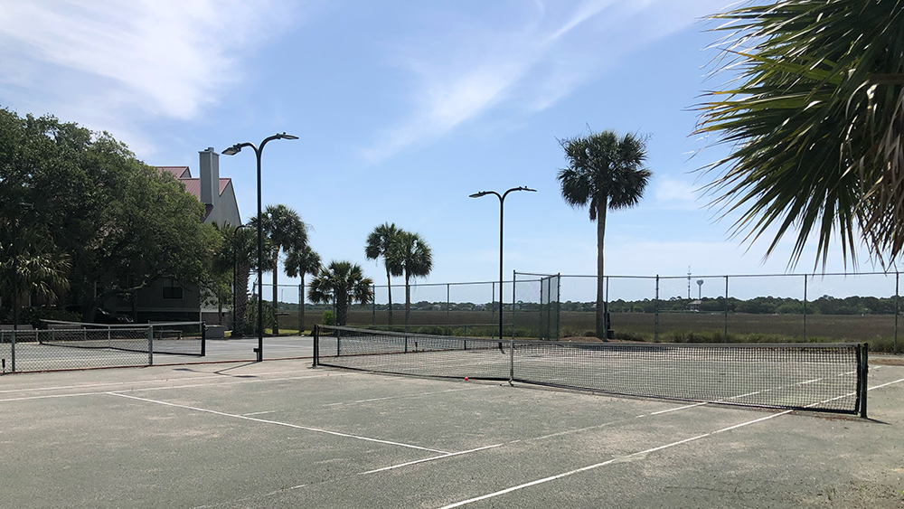 the tennis courts in little oak island of folly beach sc