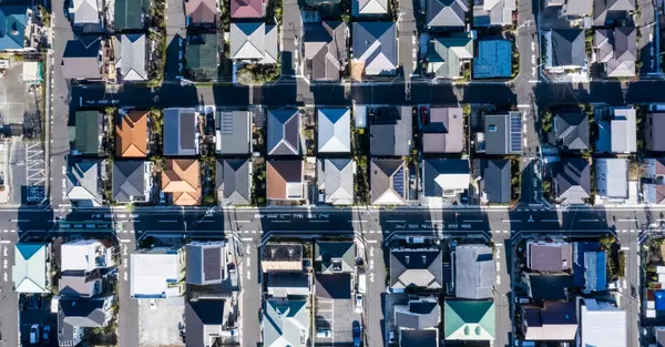 How to Sell a Home on a Busy Street,Terry Kruse