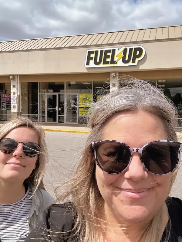Youngs Yums: Fuel Up Energy Cafe,Sara Latta-Young