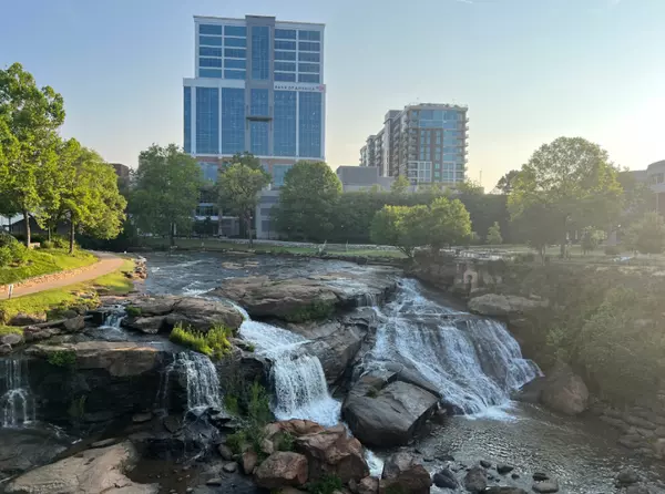 feature image of Living In Greenville, SC