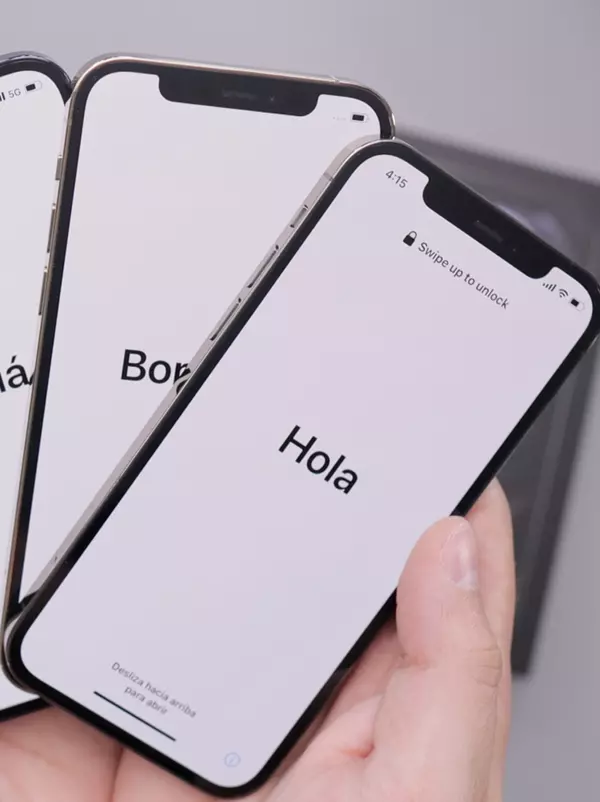 phone with hola on it