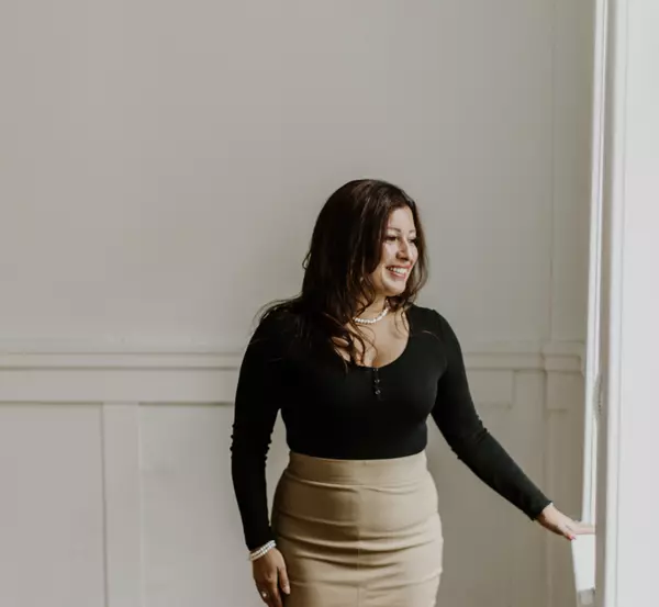 Living in Calgary,Karla Linares