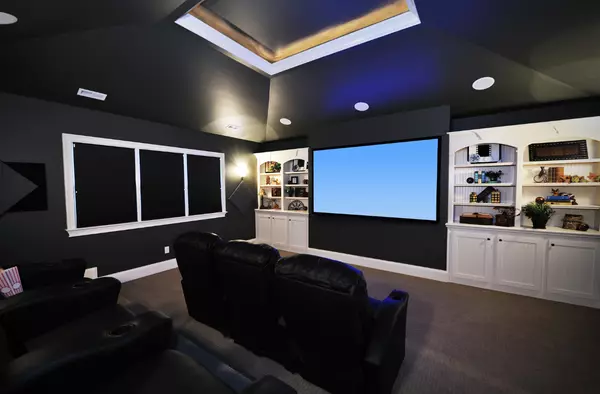 From Blank Wall to Big Screen: Creating an Epic DIY Home Theater,Kesha Kennedy