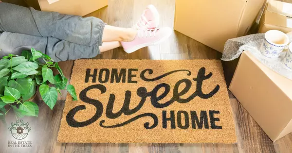 From House Hunting to Home Sweet Home,Holly Moffitt