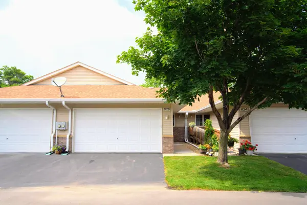 3BR/3BA Townhome in New Brighton,Chuck Carstensen