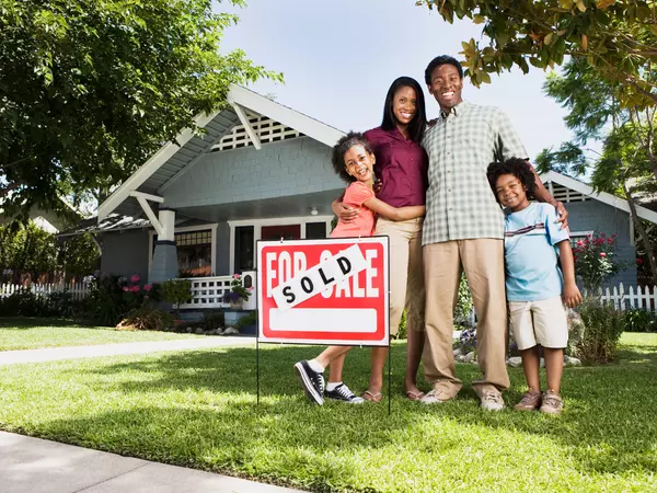 A Stress-Free Guide: 5 Strategies to Sell and Purchase a New Home Simultaneously,The Brokerage Group
